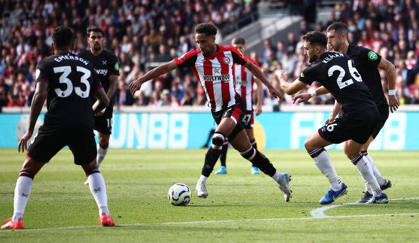 正深陷进攻 正深陷进攻