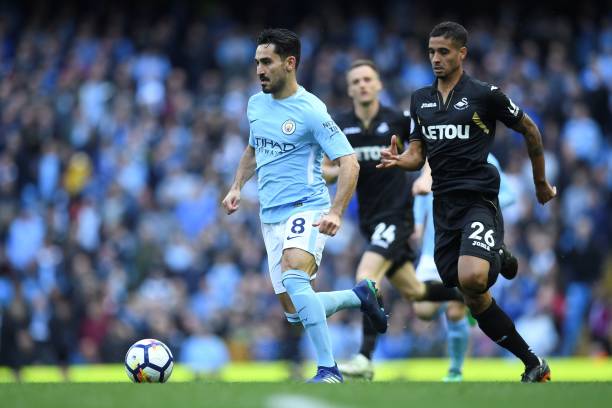 官员指控偷 官员指控偷